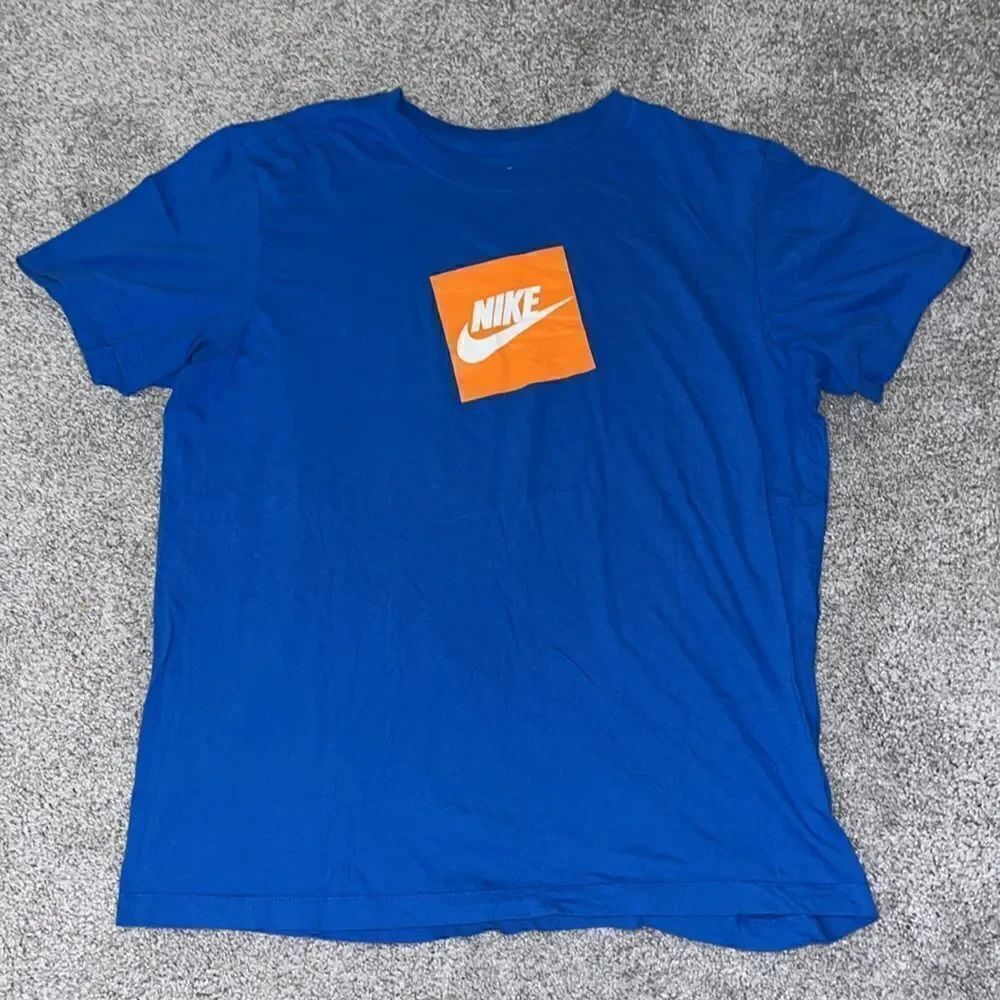 Blue colorblock Nike Air logo Basketball tee T knicks color shirt L